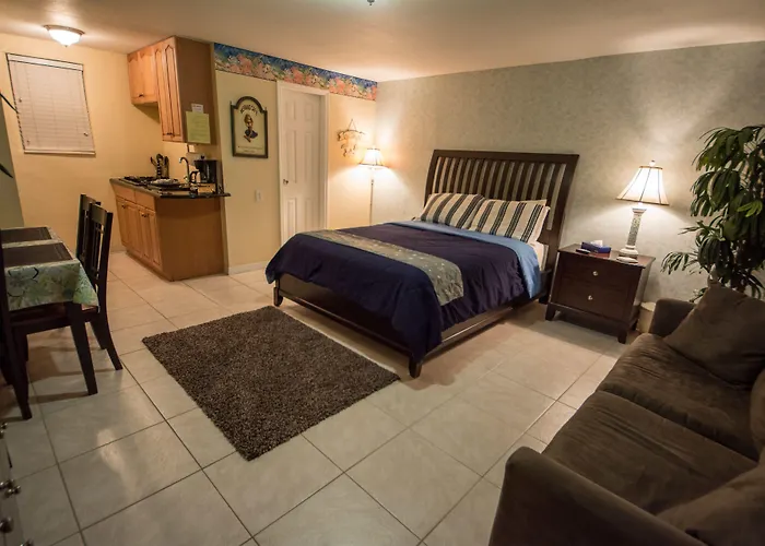 Camelot 3* Clearwater Beach