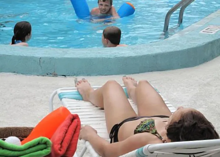 Camelot 3* Clearwater Beach